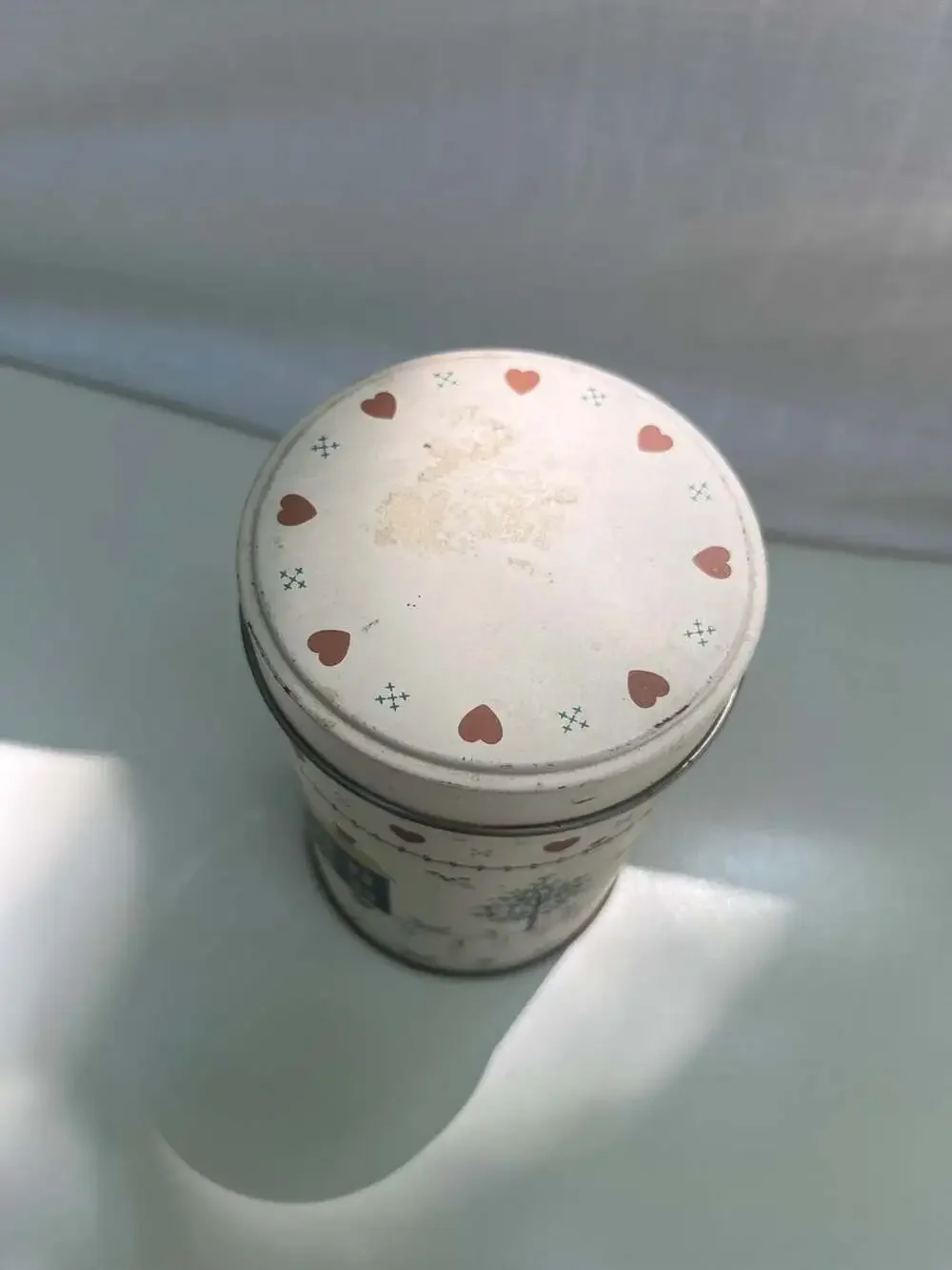 Vintage JSNY Metal Nesting Canister with Country House and Hearts Print
